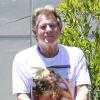Ryan O'Neal portant un T-shirt à l'effigie de Farrah Fawcett, le 25 juin 2012 à Los Angeles