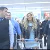 La sublime Beyoncé faisant ses courses chez Walmart pour la sortie de son album éponyme, le 20 décembre 2013.