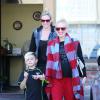 Gwen Stefani, son fils Kingston et sa nounou/assistante, souriants, profitent d'une après-midi détente à Los Angeles. Le 23 décembre 2013.