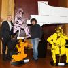 Exclusif - Pascal Nègre et le sculpteur Michel Audiard présentent les "Z'animaux musiciens" au Palais Garnier. L'exposition s'y tient jusqu'au 2 janvier 2014.