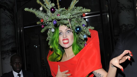 La rédaction de Purepeople vous souhaite un très joyeux Noël... Et Lady Gaga aussi