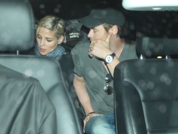 Exclusif - Elsa Pataky enceinte, Chris Hemsworth et leur fille India Rose arrivent à Los Angeles, le 19 décembre 2013.