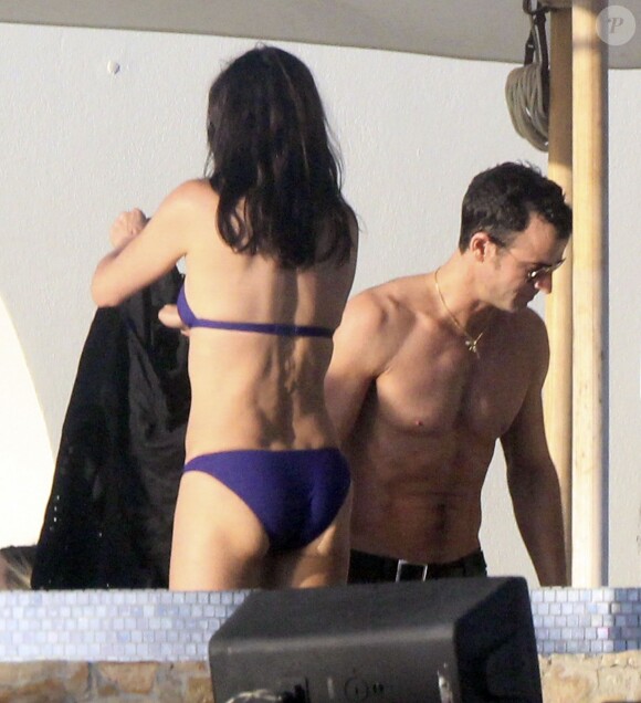 Courteney Cox passe des vacances à Los Cabos au Mexique avec Jennifer Aniston et Justin Theroux, le 28 décembre 2013.