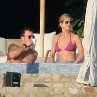 Jennifer Aniston : En bikini au Mexique avec son fiancé et sa BFF Courteney Cox