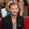 M. Pokora sur le plateau de Vivement Dimanche, à Paris, le 18 septembre 2013.