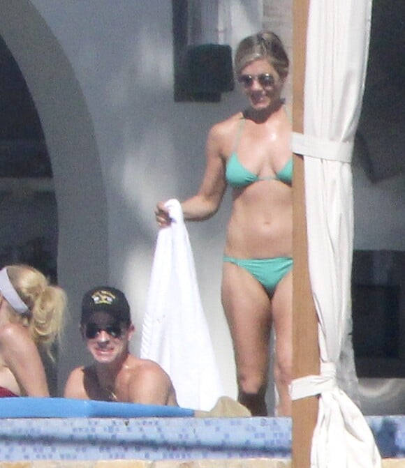 Jennifer Aniston lors de son séjour à Los Cabos (Mexique) avec son fiancé Justin Theroux et leurs amis tels que Courteney Cox, le 30 décembre 2013