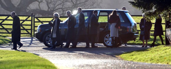La famille royale britannique à Sandringham le 25 décembre 2013 pour la messe de Noël