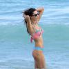 Exclusif - Le mannequin brésilien Júlia Pereira profite d'une après-midi ensoleillée sur une plage de Miami. Le 2 janvier 2014.