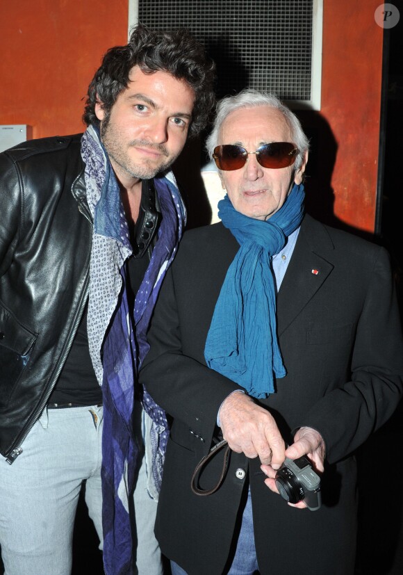 Exclusif - Matthieu Chedid et Charles Aznavour pour "La der des der" de Guy Bedos à l'Olympia à Paris, le 23 décembre 2013.