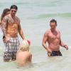 Duncan James et Lee Ryan du groupe Blue à Miami, le 25 juin 2013, profitant d'une journée à la plage.