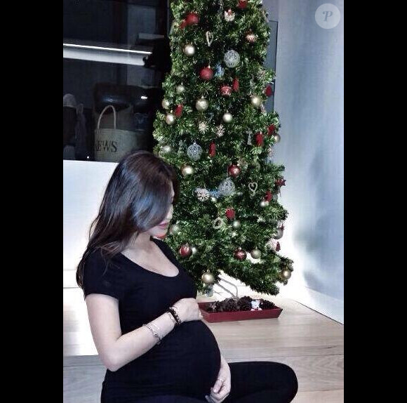 Sara Carbonero très enceinte durant les fêtes de Noël - décembre 2013