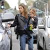 L'actrice de 32 ans Jessica Alba s'accorde une journée avec sa fille Heaven. La belle actrice a été faire des courses à Los Angeles le 7 janvier 2013