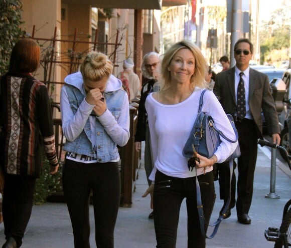Heather Locklear et sa fille Ava Sambora dans les rues de Beverly Hills, le 6 janvier 2014.