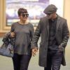 Ginnifer Goodwin (enceinte) et son fiancé arrivent à l'aéroport de Vancouver, le 5 janvier 2014.