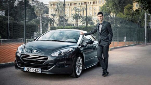 Novak Djokovic : Chic et sobre, Nole devient le nouvel ambassadeur Peugeot