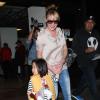 Katherine Heigl et sa fille Naleigh arrivent à l'aéroport LAX de Los Angeles, le 8 janvier 2014.