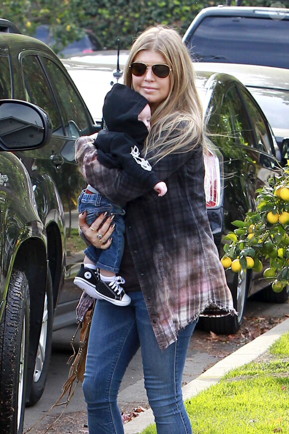 Fergie et son fils Axl à Brentwood, le 12 janvier 2014.