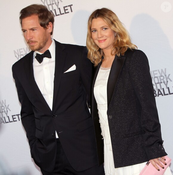 Drew Barrymore, enceinte de son premier enfant, et Will Kopelman à New York le 10 mai 2012