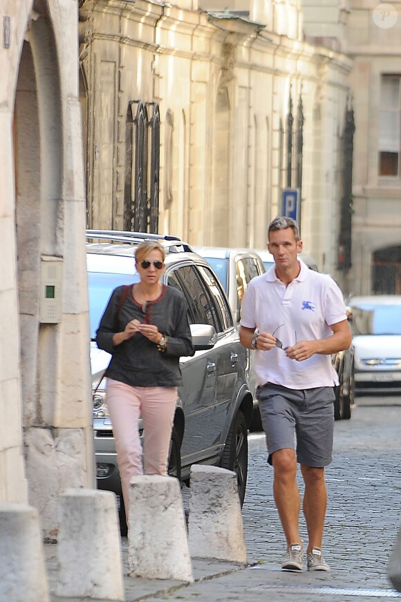 Iñaki Urdandarin et Cristina d'Espagne, un couple dans la tourmente du scandale Noos dans les rues de Genève le 5 septembre 2013