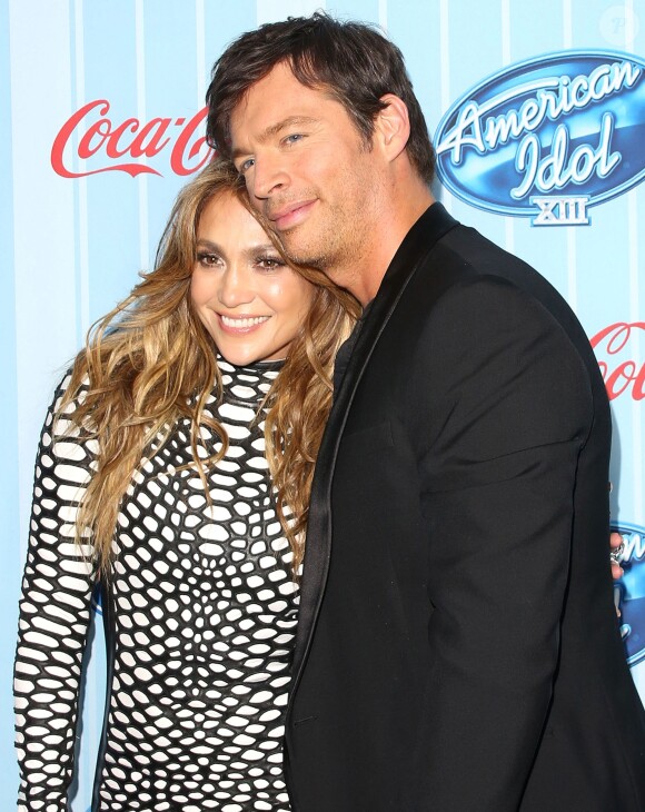 Jennifer Lopez et Harry Connick Jr. à la première d'American Idol, à Los Angeles, le 14 janvier 2014.