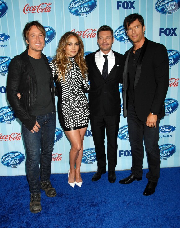 Keith Urban, Jennifer Lopez, Ryan Seacrest et Harry Connick Jr. lors de la première d'American Idol, à Los Angeles, le 14 janvier 2014.