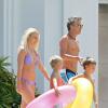 Britney Spears avec ses enfants Sean Preston et Jayden James à Hawaï, le 5 juillet 2012.