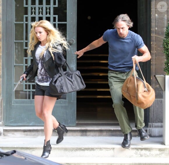 Britney Spears et Jason Trawick sur le tournage du clip de la chanteuse "Criminal". Londres, le 18 septembre 2011.