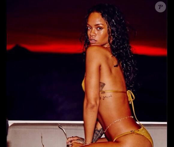 La chanteuse Rihanna, plus sexy que jamais, lors de ses vacances au Brésil, en janvier 2014