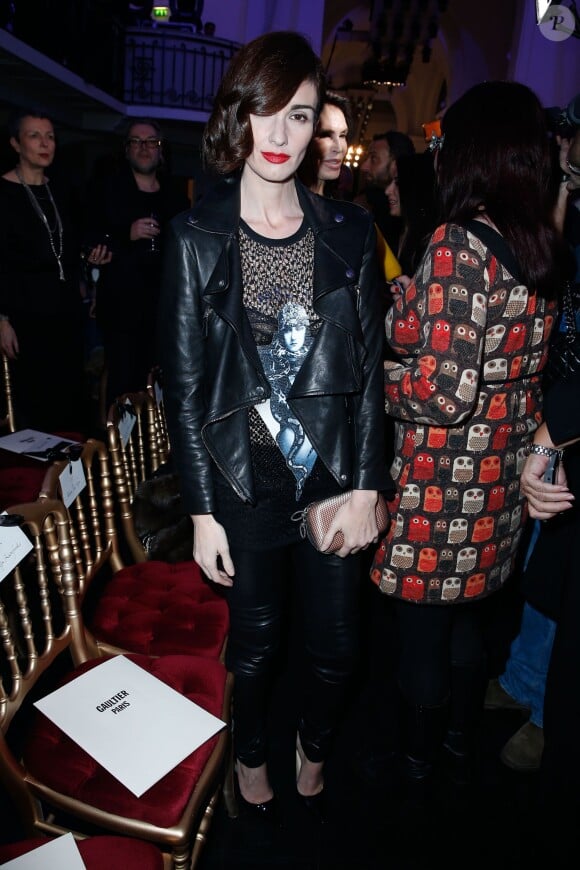 Paz Vega assiste au défilé haute couture printemps-été 2014 de Jean Paul Gaultier, dans son atelier situé dans le 3e arrondissement. Paris, le 22 janvier 2014.