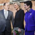  Le prince Albert II de Monaco prenait le 24 janvier 2014 à Bruxelles le relais de la princesse Astrid de Belgique à la présidence d'honneur de la fondation de l'EORTC (European Organisation for Research and Treatment of Cancer), en présence de la directrice de l'ONG, Françoise Meunier. 