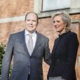  La princesse Astrid de Belgique cédait au prince Albert II de Monaco, le 24 janvier 2014 à Bruxelles, la présidence d'honneur de la fondation de l'EORTC (European Organisation for Research and Treatment of Cancer). 