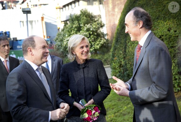 La princesse Astrid de Belgique, en présence de son époux le prince Lorenz, cédait au prince Albert II de Monaco, le 24 janvier 2014 à Bruxelles, la présidence d'honneur de la fondation de l'EORTC (European Organisation for Research and Treatment of Cancer).