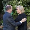  La princesse Astrid de Belgique cédait au prince Albert II de Monaco, le 24 janvier 2014 à Bruxelles, la présidence d'honneur de la fondation de l'EORTC (European Organisation for Research and Treatment of Cancer). 