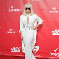 Lady Gaga : Prêtesse sobre et angélique, une diva (presque) normale !