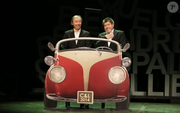 Philippe Chevallier et Regis Laspalès sur le filage de leur nouveau spectacle "Vous reprendrez bien quelques sketches ?" au théâtre de la Renaissance à Paris le 22 janvier 2014.
