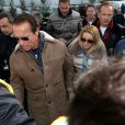 Arnold Schwarzenegger et Heather Milligan assistent à une compétition de ski à Kitzbuehel, en Autriche, le 25 janvier 2014.
