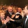 Exclusif - Nicolas Sarkozy applaudi lors du concert de Carla Bruni à Sainte-Maxime, le 7 décembre 2013.