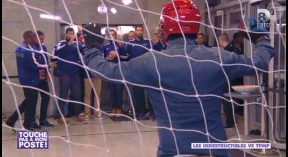 Cyril Hanouna s'est attaqué aux joueurs de l'équipe de France de Handball dans l'émission "Touche pas à mon poste" du 28 janvier 2014.