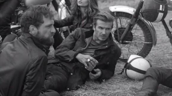 David Beckham : Sexy égérie de Belstaff pour un road-trip à moto