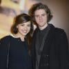 Thomas Solivéres et sa fiancée Nassima Benchicou à l'avant-première du film Mea Culpa à Paris, le 2 février 2014.