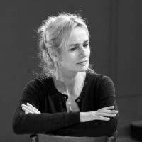 Sandrine Bonnaire attirée par l'Odeur des planches : Son grand retour au théâtre