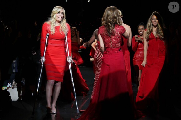 Lindsey Vonn et Colbie Caillat walking défilent lors de la soirée "Go Red For Women", dans le cadre de la fashion week à New York, le 6 février 2014.
