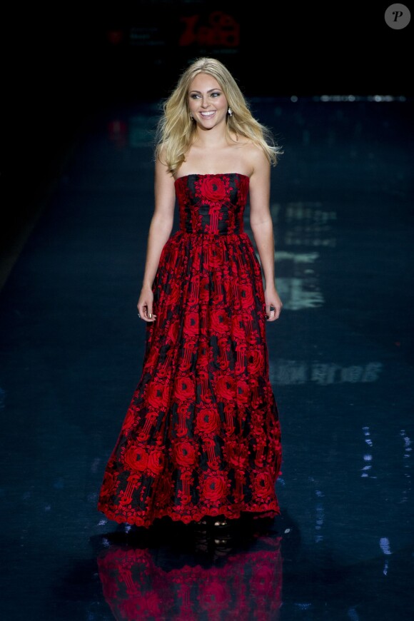 Annasophia Robb défile lors de la soirée "Go Red For Women", dans le cadre de la fashion week à New York, le 6 février 2014.