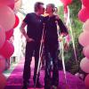 Johnny Hallyday et Laeticia, blessée à la cheville, ont organisé une grande fête dans leur villa de Pacific Palisades pour célébrer la Saint-Valentin entre amis, le 8 février 2014.