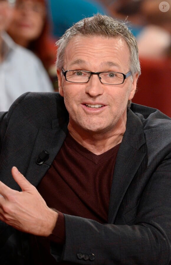 Laurent Ruquier sur le plateau de Vivement dimanche à Paris le 6 novembre 2013.
