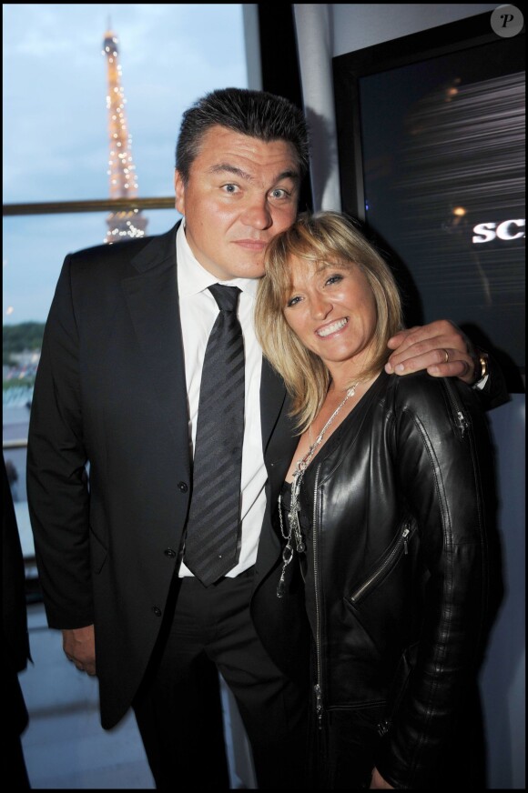 David Douillet et sa femme Valérie à Paris, le 16 juin 2008. 