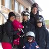 La princesse Marie et le prince Joachim de Danemark posant en famille au Col de Bretaye avec les princes Nikolai, Felix, Henrik et la princesse Athena lors de leurs vacances aux sports d'hiver à Villars-sur-Ollon, le 12 février 2014.