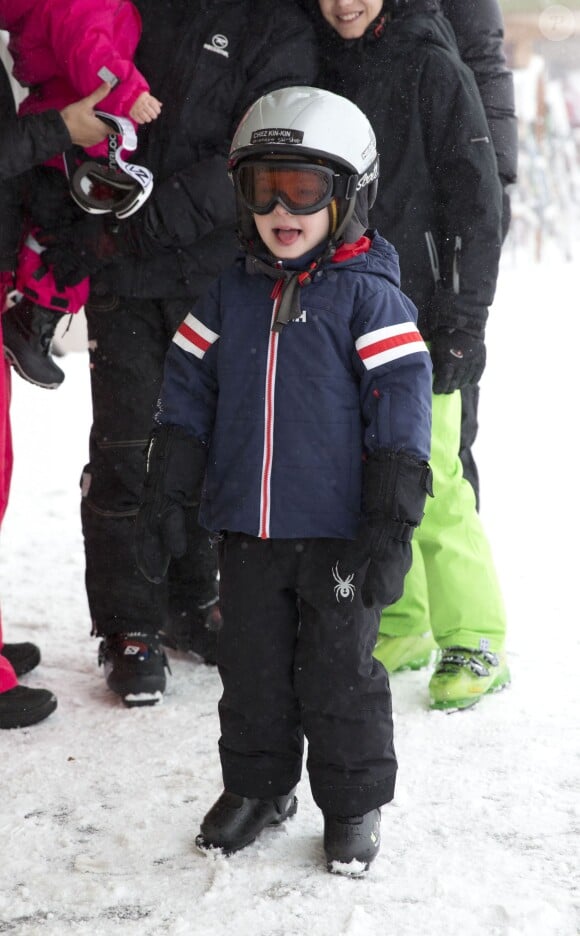 Le prince Henrik de Danemark, 4 ans, aux sports d'hiver à Villars-sur-Ollon, le 12 février 2014.