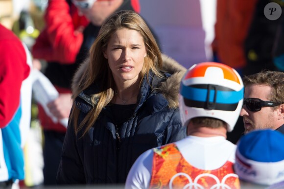 Bode Miller et sa belle Morgan Beck après l'épreuve du Super Combiné aux Jeux olympiques de Sochi au Rosa Khutor Alpine Center de Sotchi, le 13 février 2014
