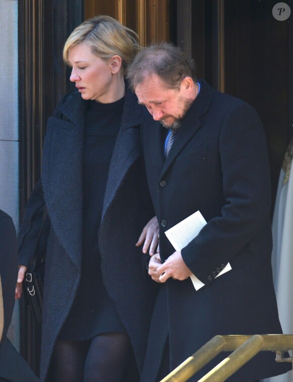 Cate Blanchett et son mari Andrew Upton lors des funérailles de Philip Seymour Hoffman à New York le 7 février 2014